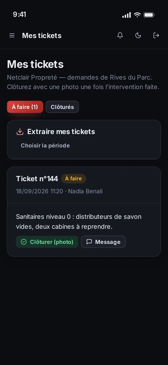 Un message WhatsApp avec un tag devient un ticket suivi (vue téléphone)